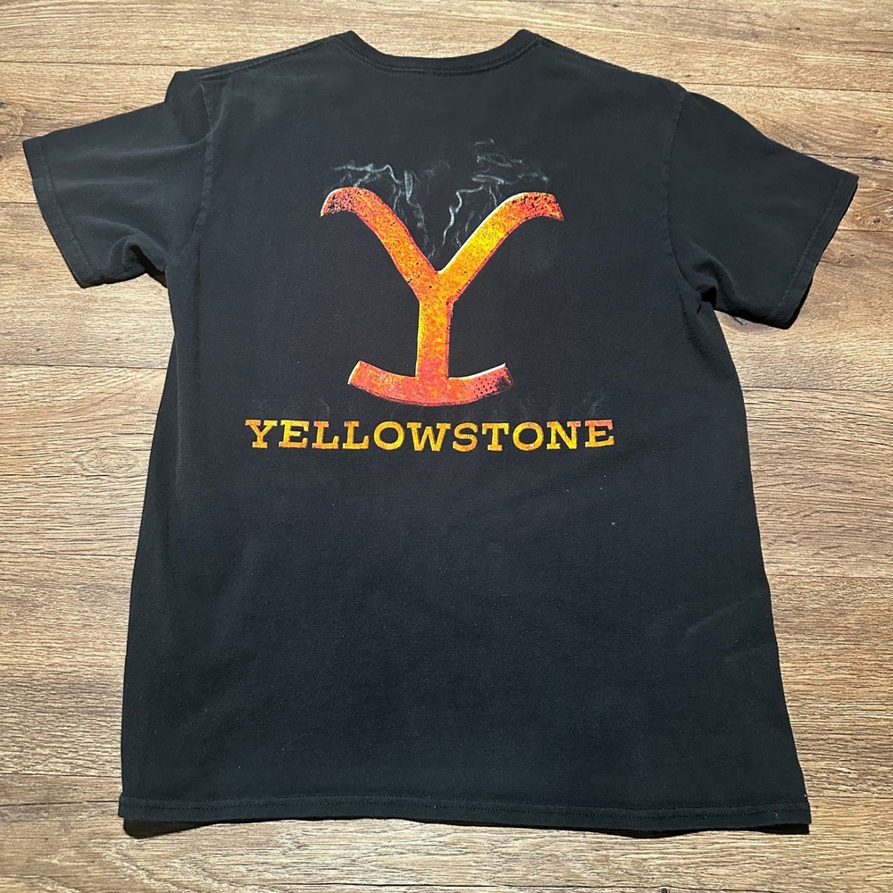 Yellowstone Black Graphic T-Shirt Mens Medium‎
